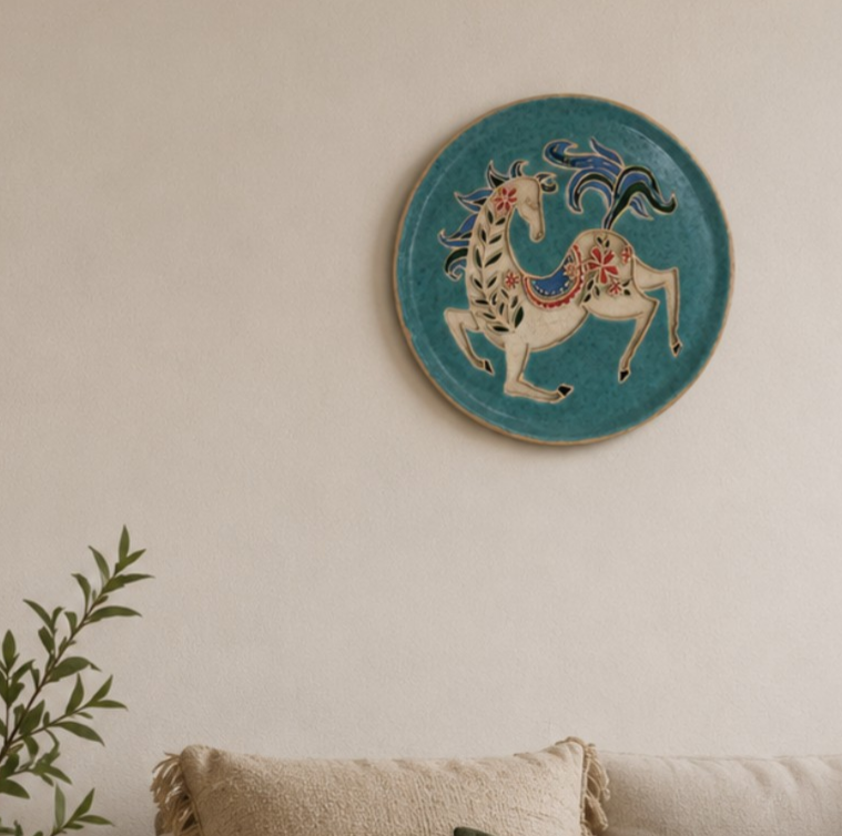 Nomad Horse Plate